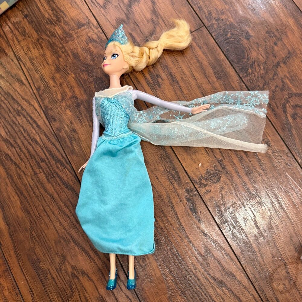 Mattel Disney Frozen 2013 Original Elsa Of Arendelle Doll 12 inch Played in